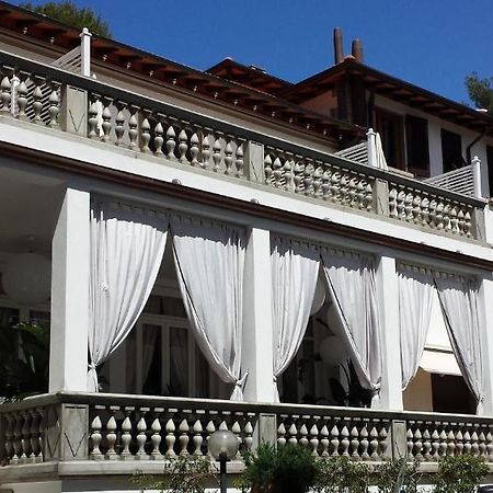 Hotel Tirreno Castiglioncello Extérieur photo
