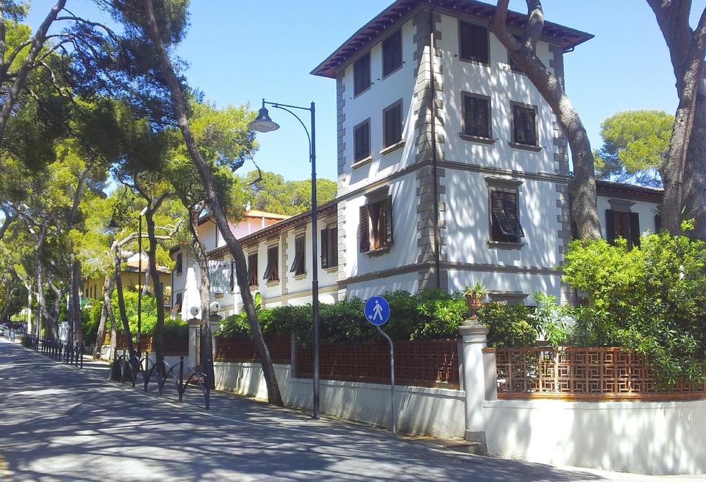 Hotel Tirreno Castiglioncello Extérieur photo