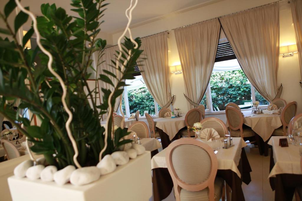 Hotel Tirreno Castiglioncello Extérieur photo